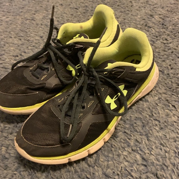 Under Armour MicroG sneakers - Picture 2 of 4